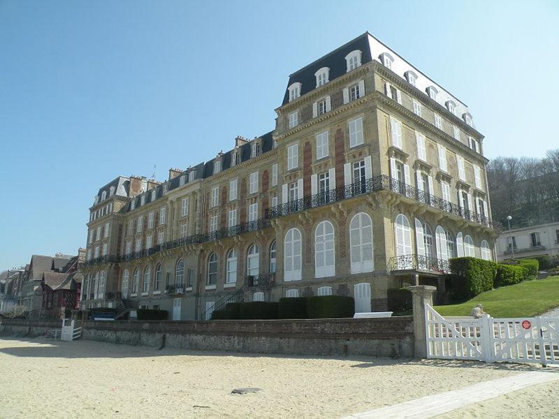 Chambre Grand Lit "Pieds Dans L'Eau" A Trouville Luaran gambar